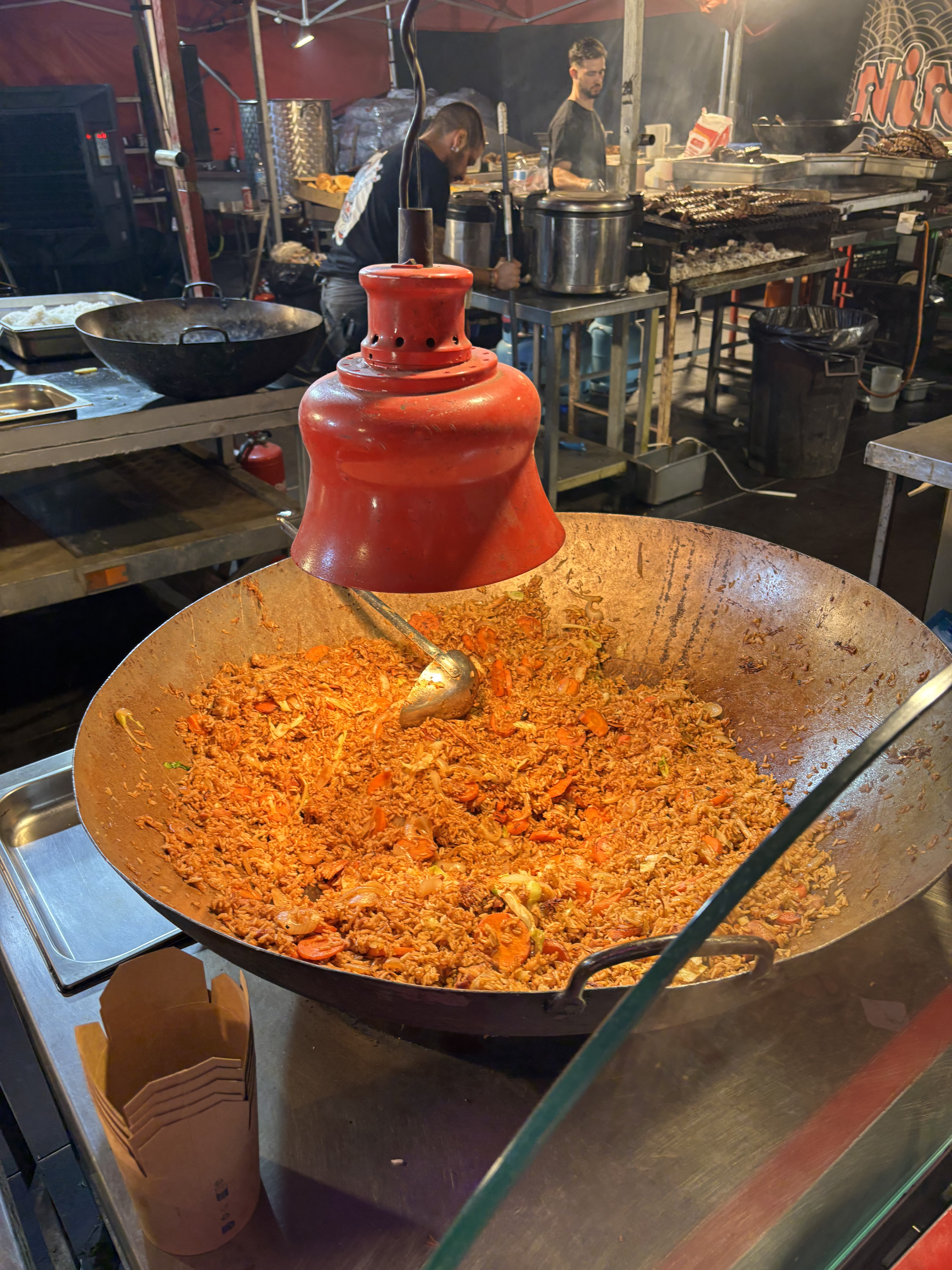 Opciones de comida en Boom Festival